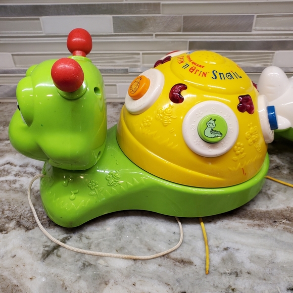 V-Tech Spina and Grin Snail And Fly and Learn Airplane - Picture 15 of 16